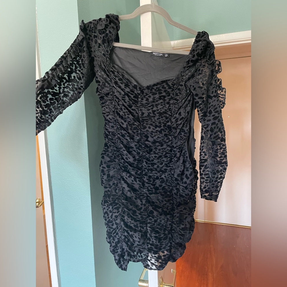 🖤Dress🖤 - Picture 2 of 6